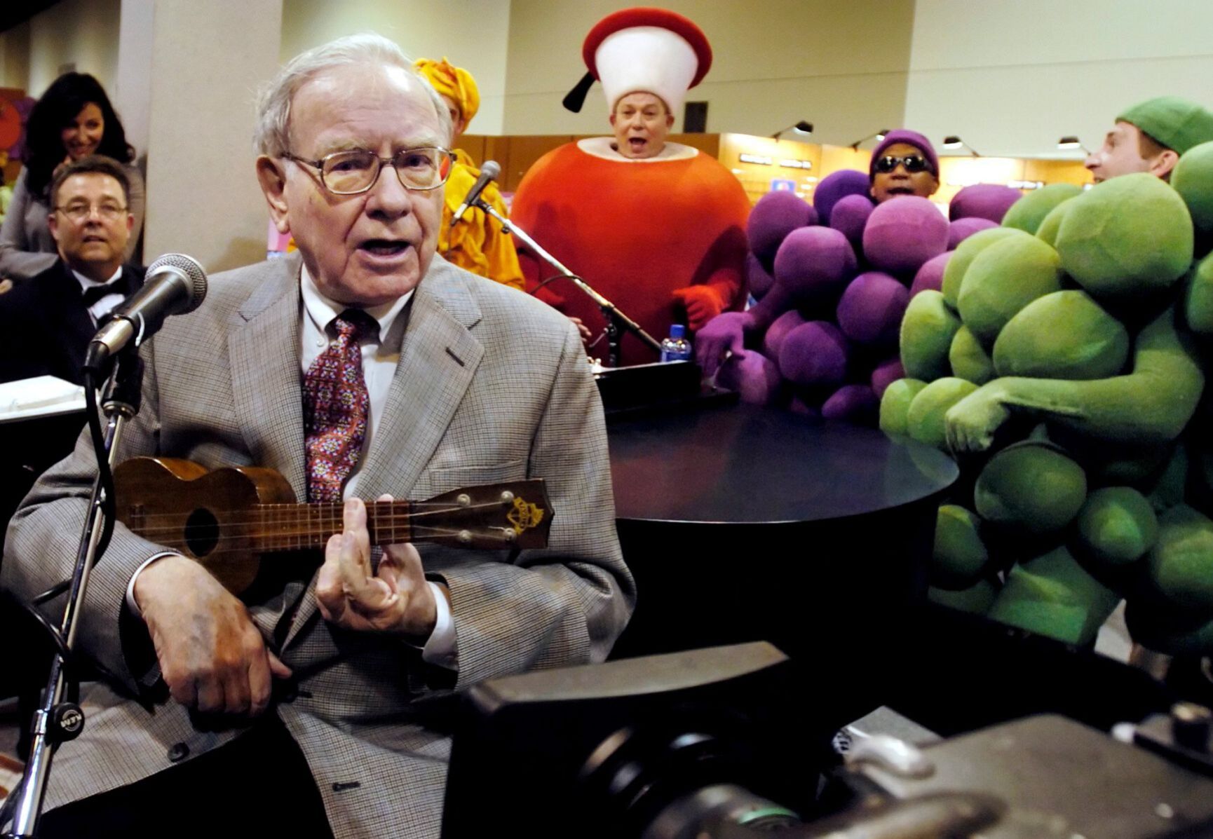 BERKSHIRE HATHAWAY SHAREHOLDERS (copy)